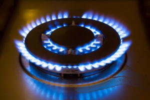 Petrobras faz importação adicional de gás de cozinha e reduz preço em 10%