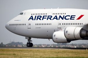 Air France-KLM tem futuro incerto sem cortes de custos, diz ministro holandês
