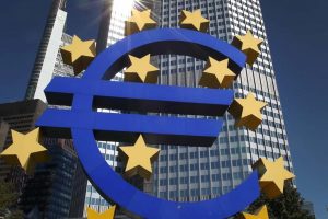 BCE vai revisar programa de compra de ativos em reposta à pandemia, diz Financial Times