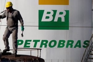 Presidente do STF tira análise sobre refinarias da Petrobras de julgamento virtual