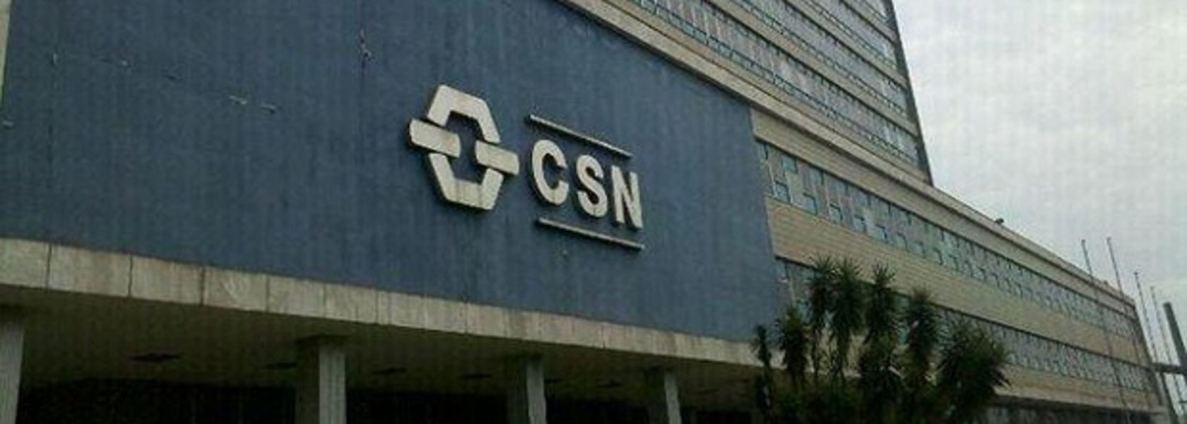 CSN reverte prejuízo com lucro bilionário no 3º tri, melhora projeção de alavancagem